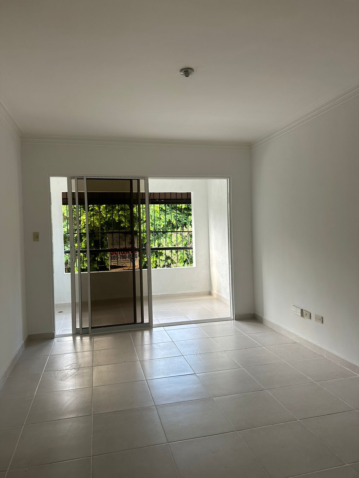 Santo Domingo Oeste  Se Encuentra Residencial monumental a 200 metro d Foto 7266143-4.jpg