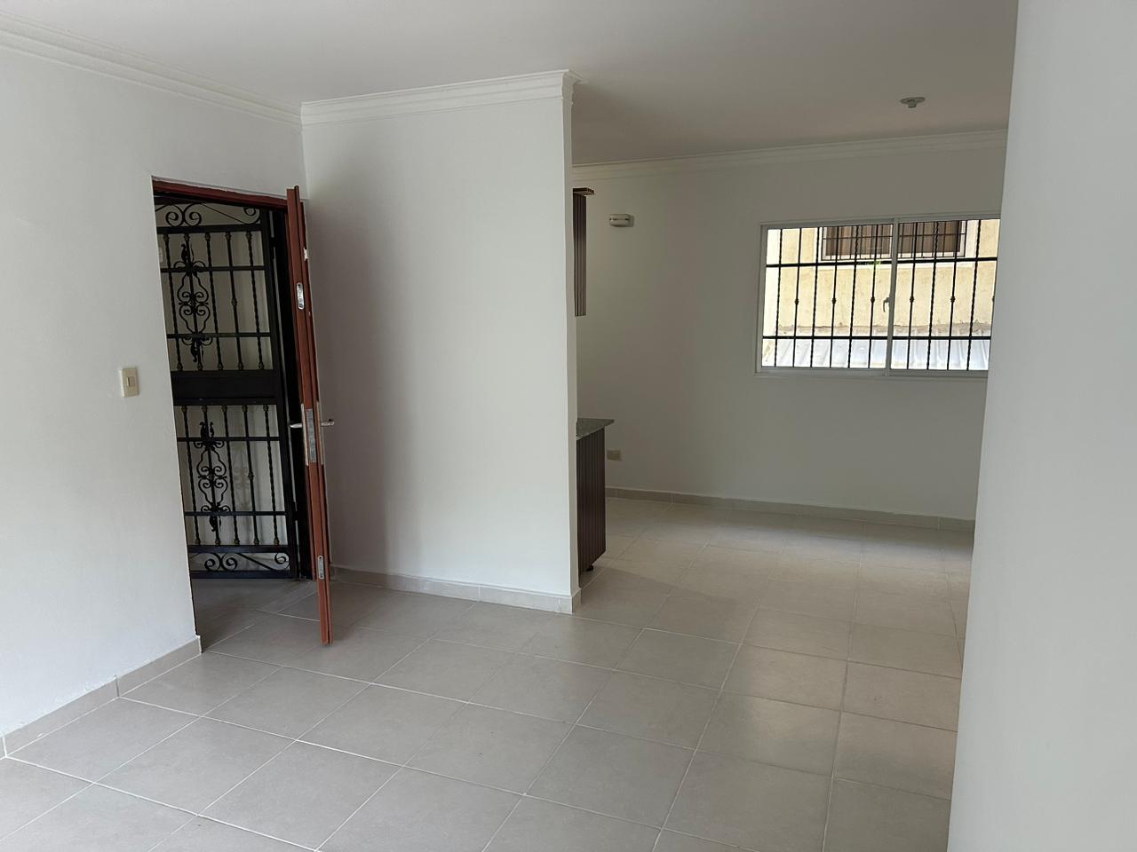 Santo Domingo Oeste  Se Encuentra Residencial monumental a 200 metro d Foto 7266143-6.jpg