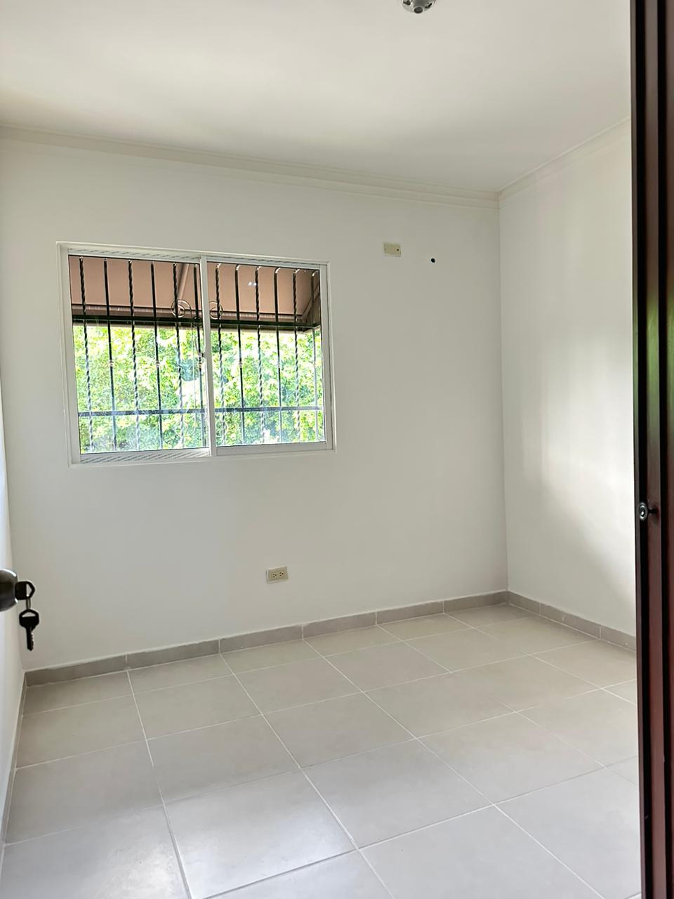 Santo Domingo Oeste  Se Encuentra Residencial monumental a 200 metro d Foto 7266143-8.jpg