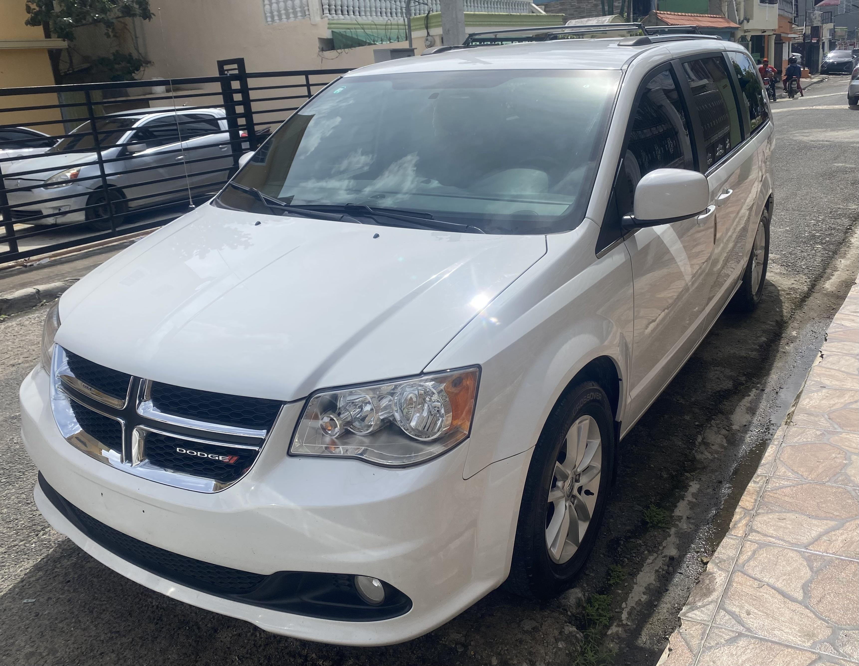 DODGE GRAND CARAVAN SXT 2018 Foto 7266889-3.jpg