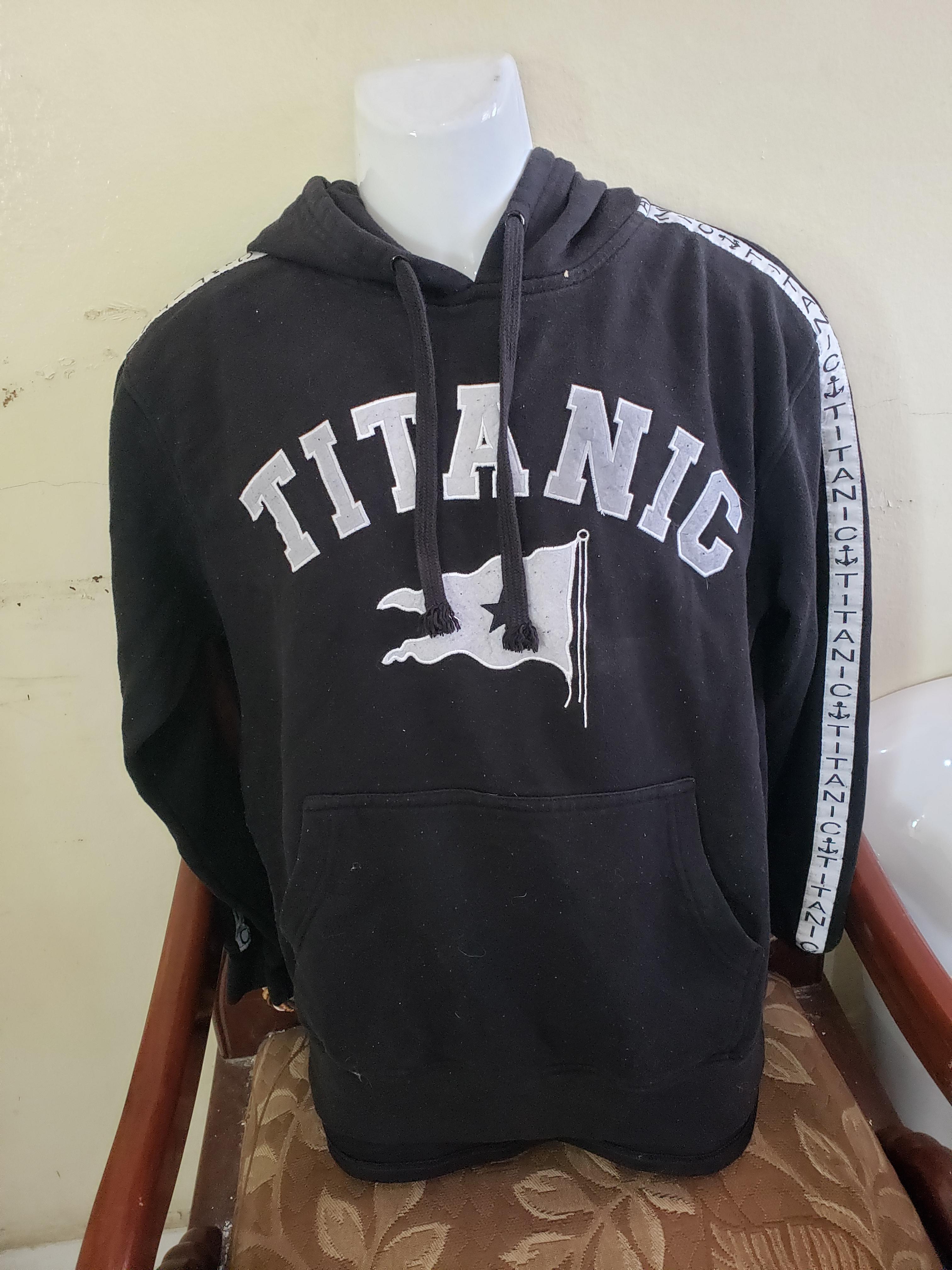 Sacos grandes 450 abrigos 350 tenis 750...un chin de to! 8093014387  Foto 7267112-3.jpg