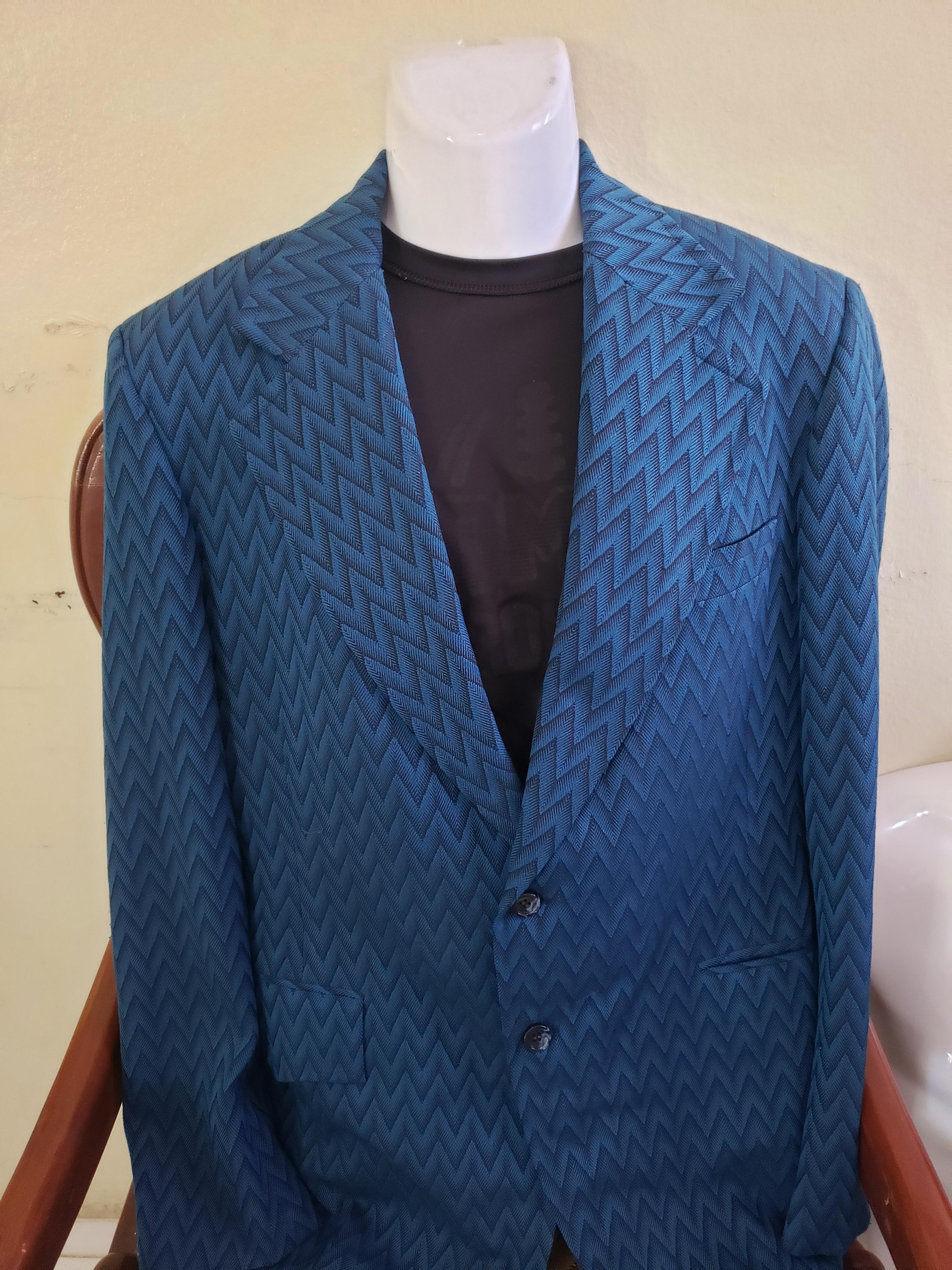 Sacos grandes 450 abrigos 350 tenis 750...un chin de to! 8093014387  Foto 7267112-4.jpg