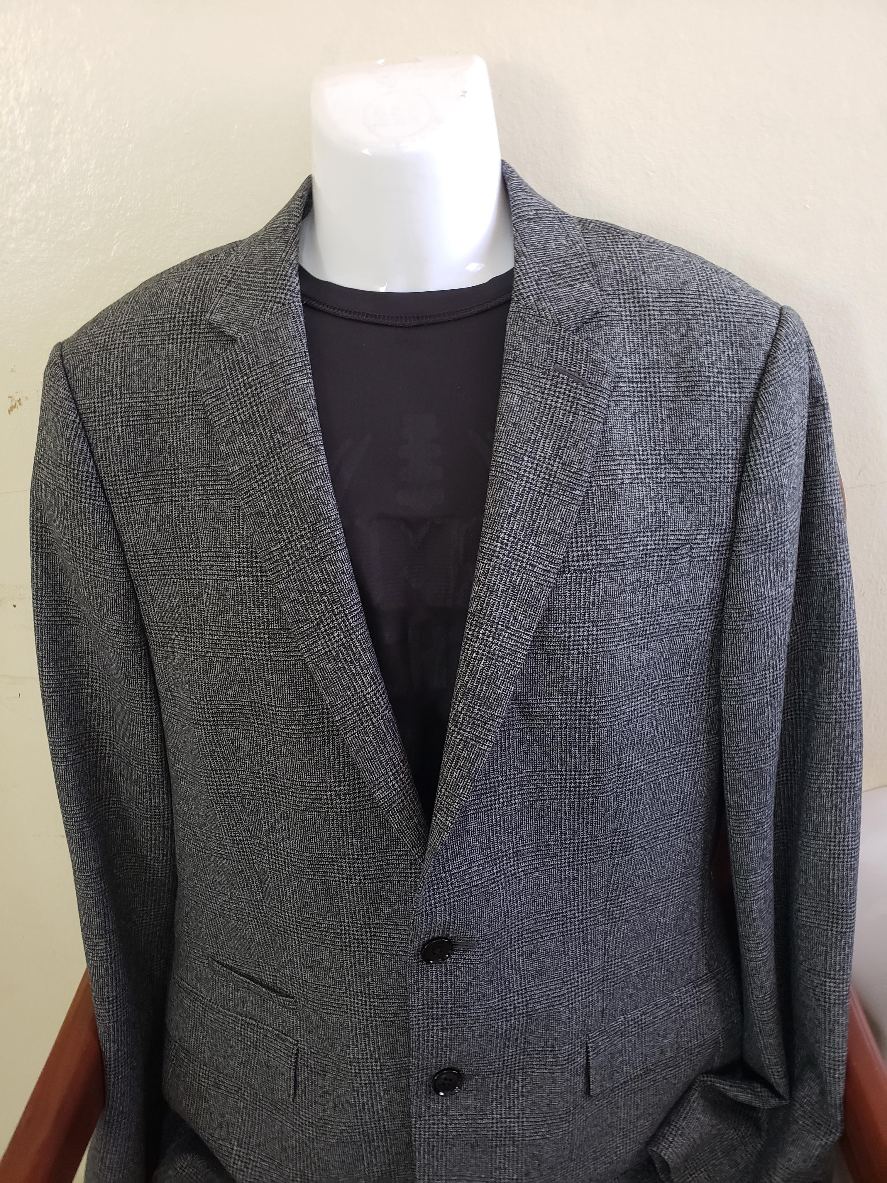 Sacos grandes 450 abrigos 350 tenis 750...un chin de to! 8093014387  Foto 7267112-5.jpg