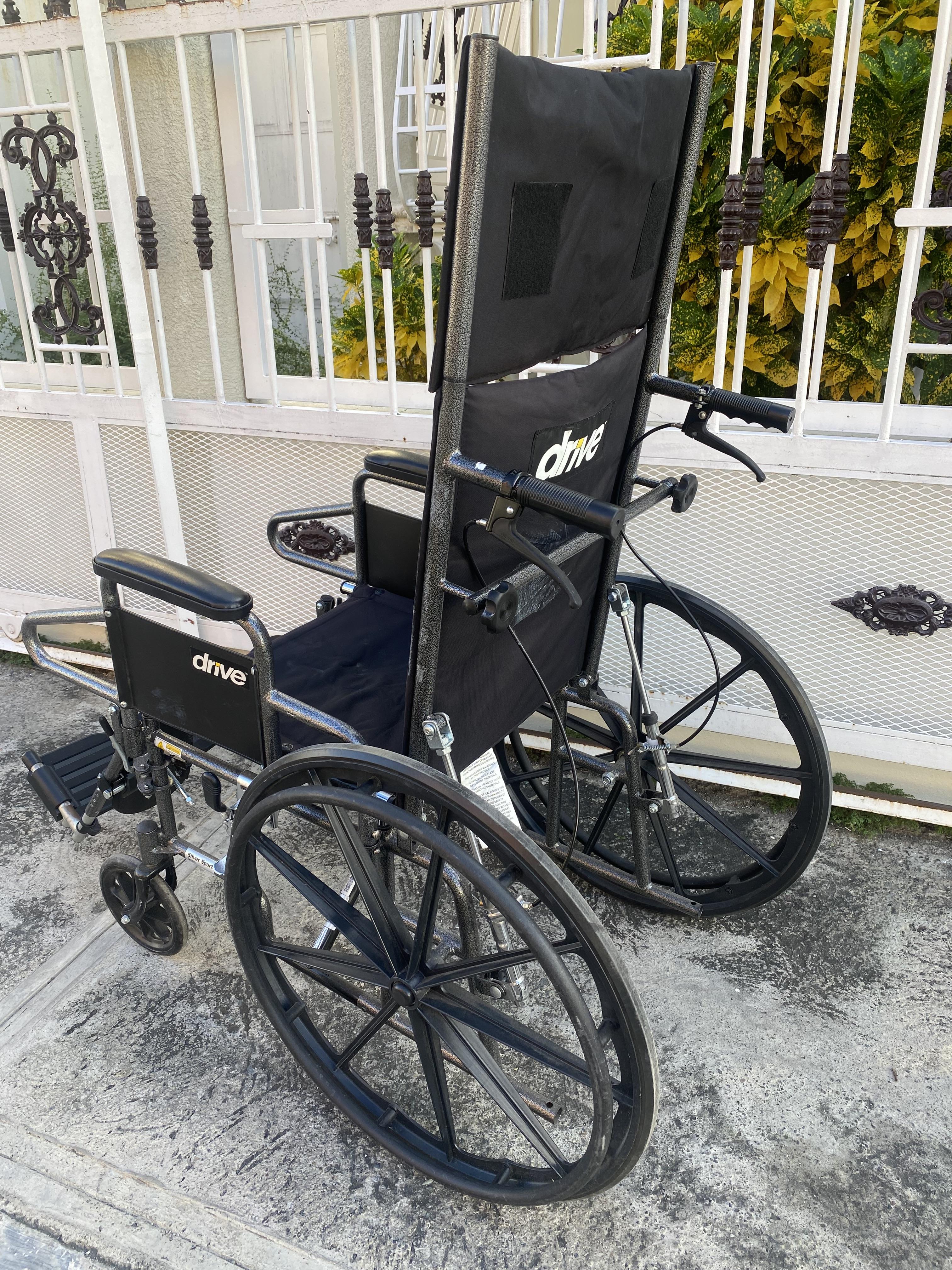 Sillas de Ruedad reclinable  en Peravia Foto 7267175-3.jpg