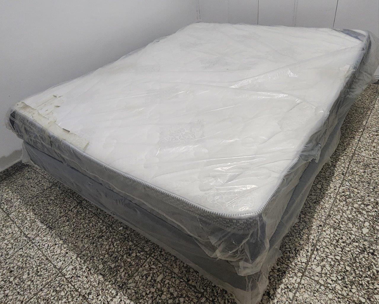CAMA QUEEN SIZE PILLOW TOP EN SU FUNDA ORIGINAL ORIGINAL CON BASE Foto 7267326-5.jpg