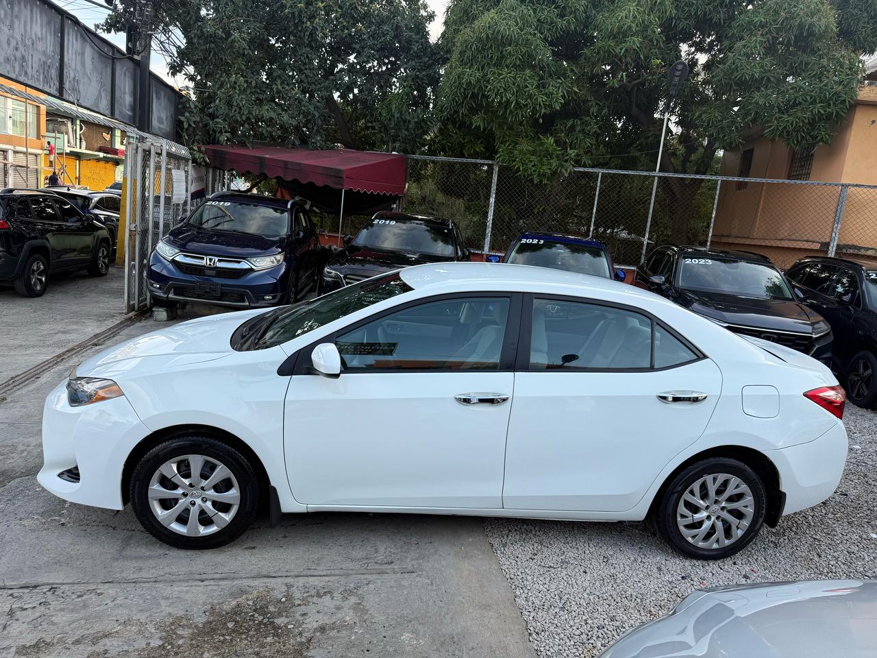 TOYOTA COROLLA L 2019 BLANCO RECIEN IMPORTADO Foto 7267458-3.jpg
