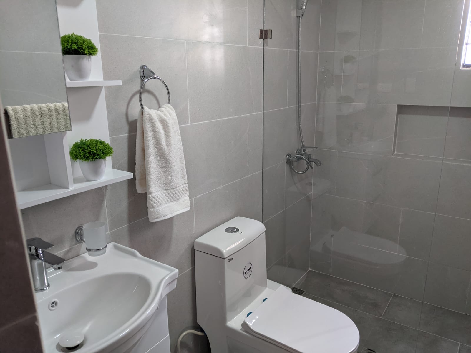 Apartamento cómodo en Alquiler en Evaristo Morales Amueblado Foto 7267461-10.jpg