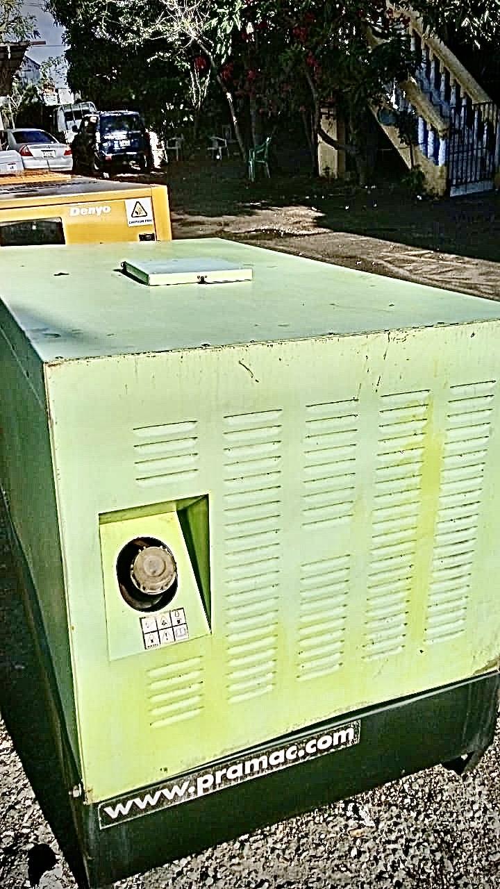 PLANTA ELÉCTRICA PRAMAC CON MOTOR PERKINS DE 20 KW SÚPER SILENCIOSA DI Foto 7267595-2.jpg