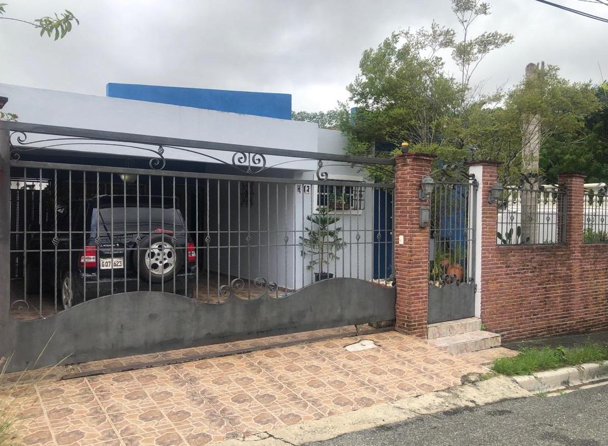 Vendo casa en el Res. Carmen María REPUBLICA DE COLOMBIA 3 habs. 291 M Foto 7267606-12.jpg