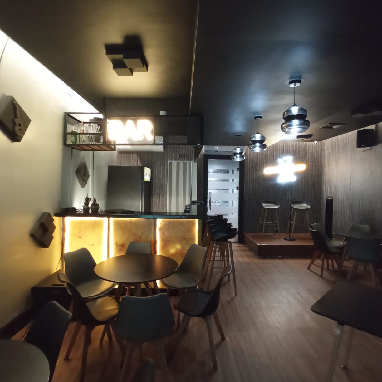 Punto Comercial en Venta Bar Karaoke en Naco Foto 7268066-10.jpg