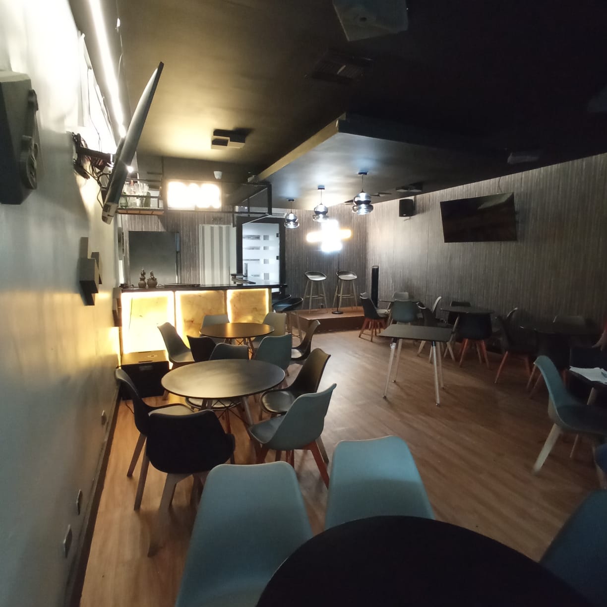 Punto Comercial en Venta Bar Karaoke en Naco Foto 7268066-11.jpg