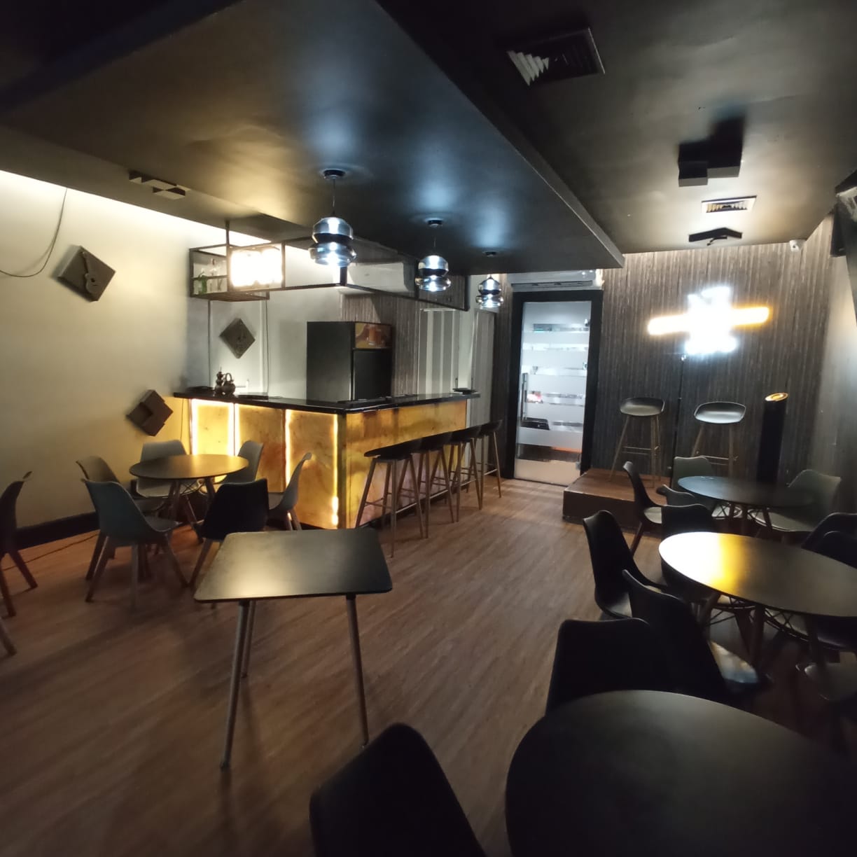 Punto Comercial en Venta Bar Karaoke en Naco Foto 7268066-12.jpg