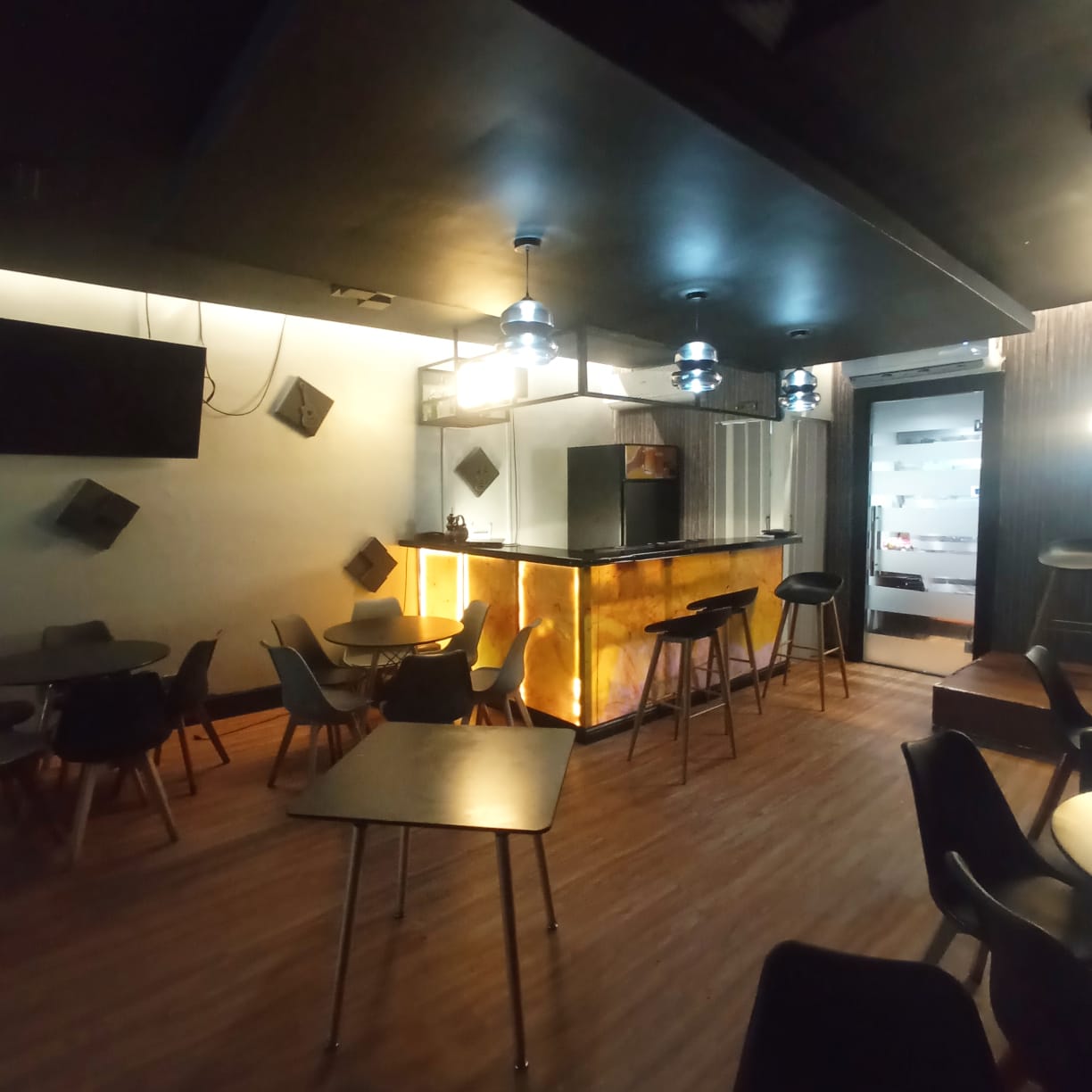 Punto Comercial en Venta Bar Karaoke en Naco Foto 7268066-13.jpg