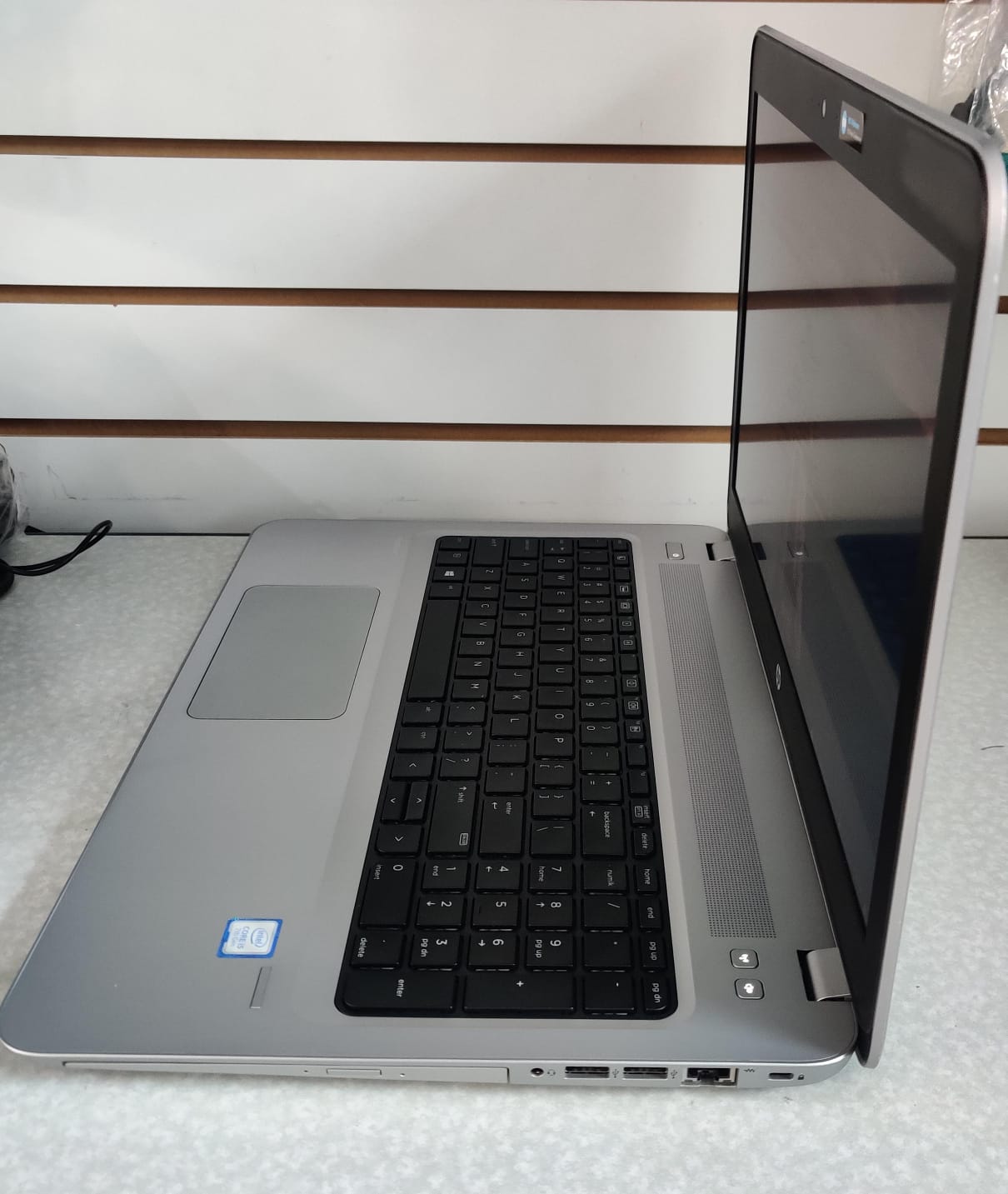 LAPTOP HP 450G4 CORE i5 DE 7MA GENERACION MEMORIA 8GB DDR4 SSD 256GB  Foto 7268084-2.jpg
