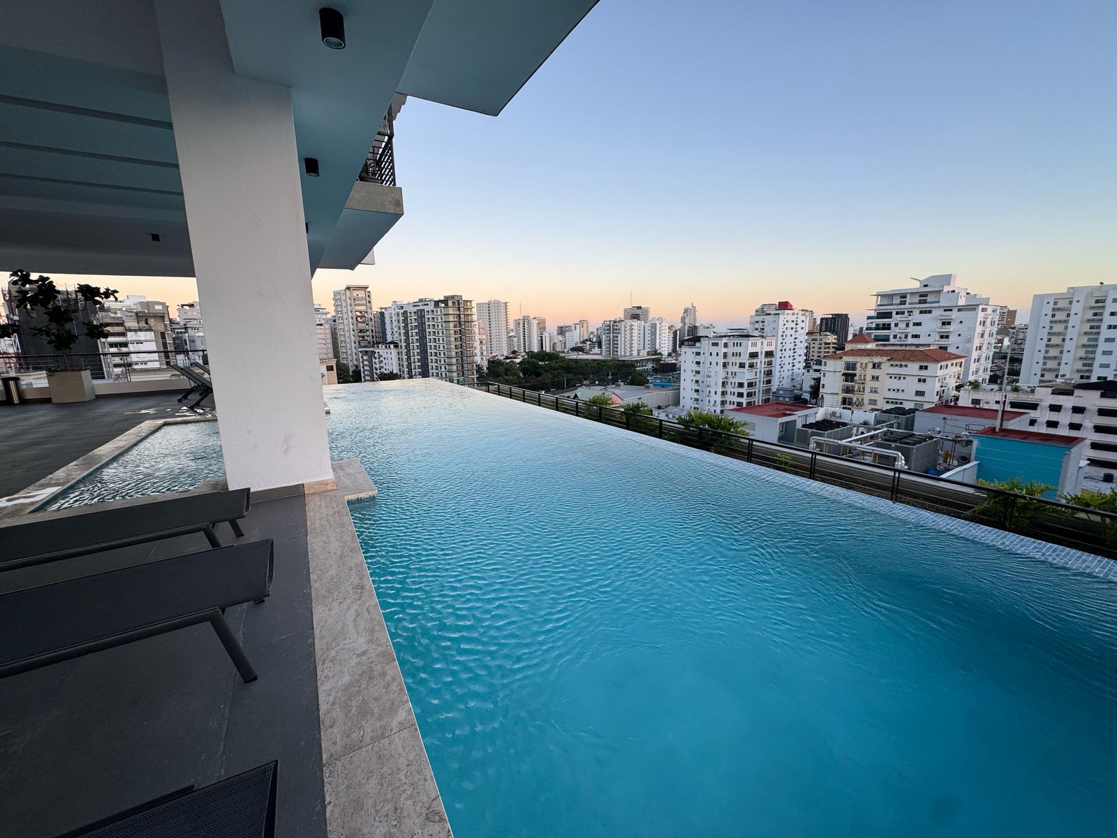 Moderno Apartamento amueblado en alquiler de 1 habitación en el Naco Foto 7268087-6.jpg