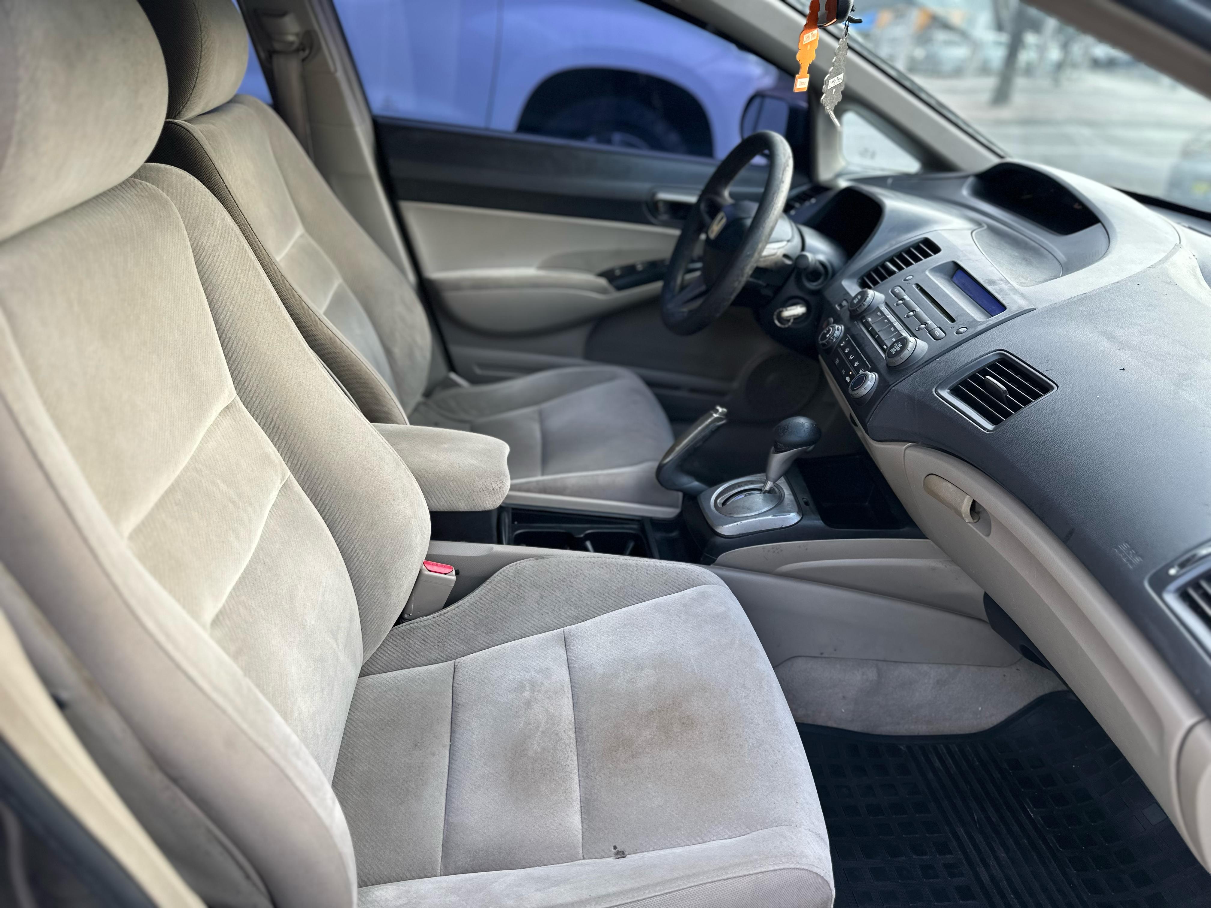 Honda Civic LX 2010 Foto 7268187-9.jpg