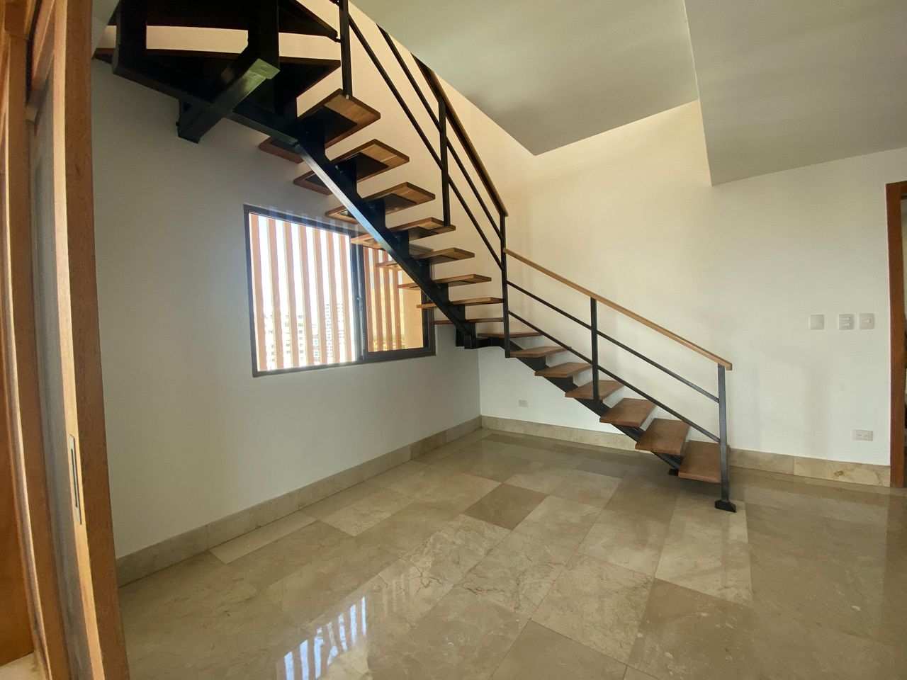 Penthouse en venta Nuevo a estrenar de 4 habitaciones en el Ensanche P Foto 7268436-2.jpg
