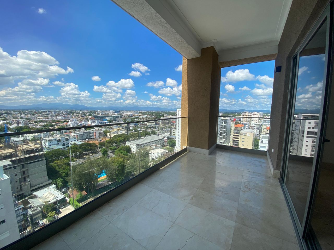 Penthouse en venta Nuevo a estrenar de 4 habitaciones en el Ensanche P Foto 7268436-8.jpg