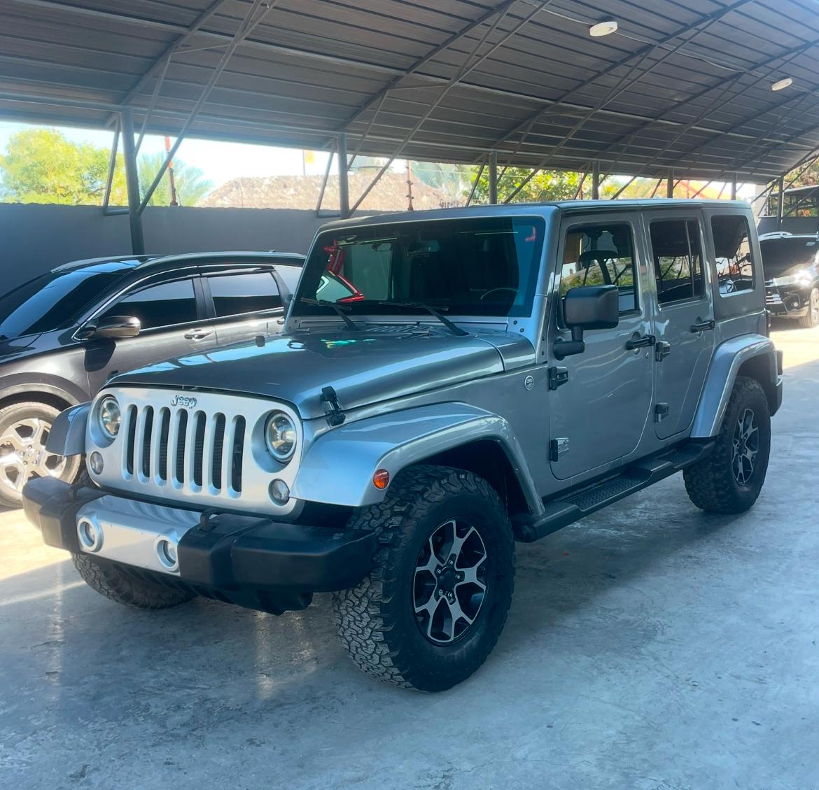 Jeep wrangler Sahara 2014  en Peravia Foto 7268468-2.jpg