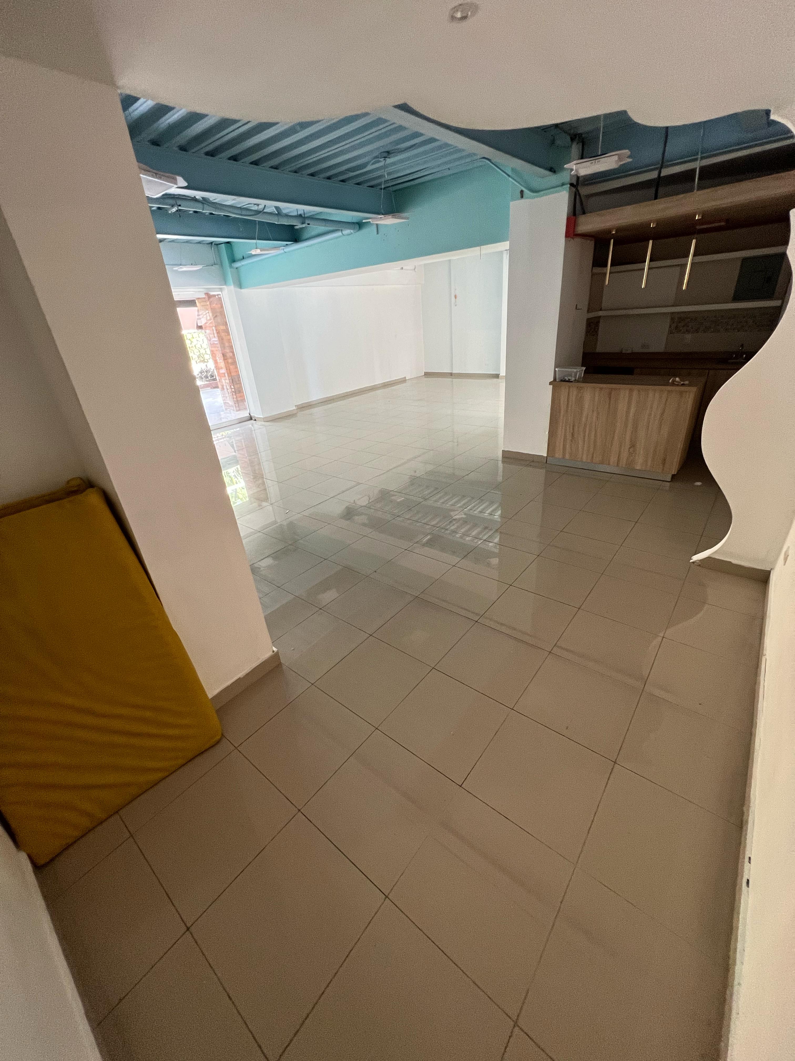 Local para Restaurante con Terraza privada en Alquiler en Ensanche Par Foto 7268695-2.jpg