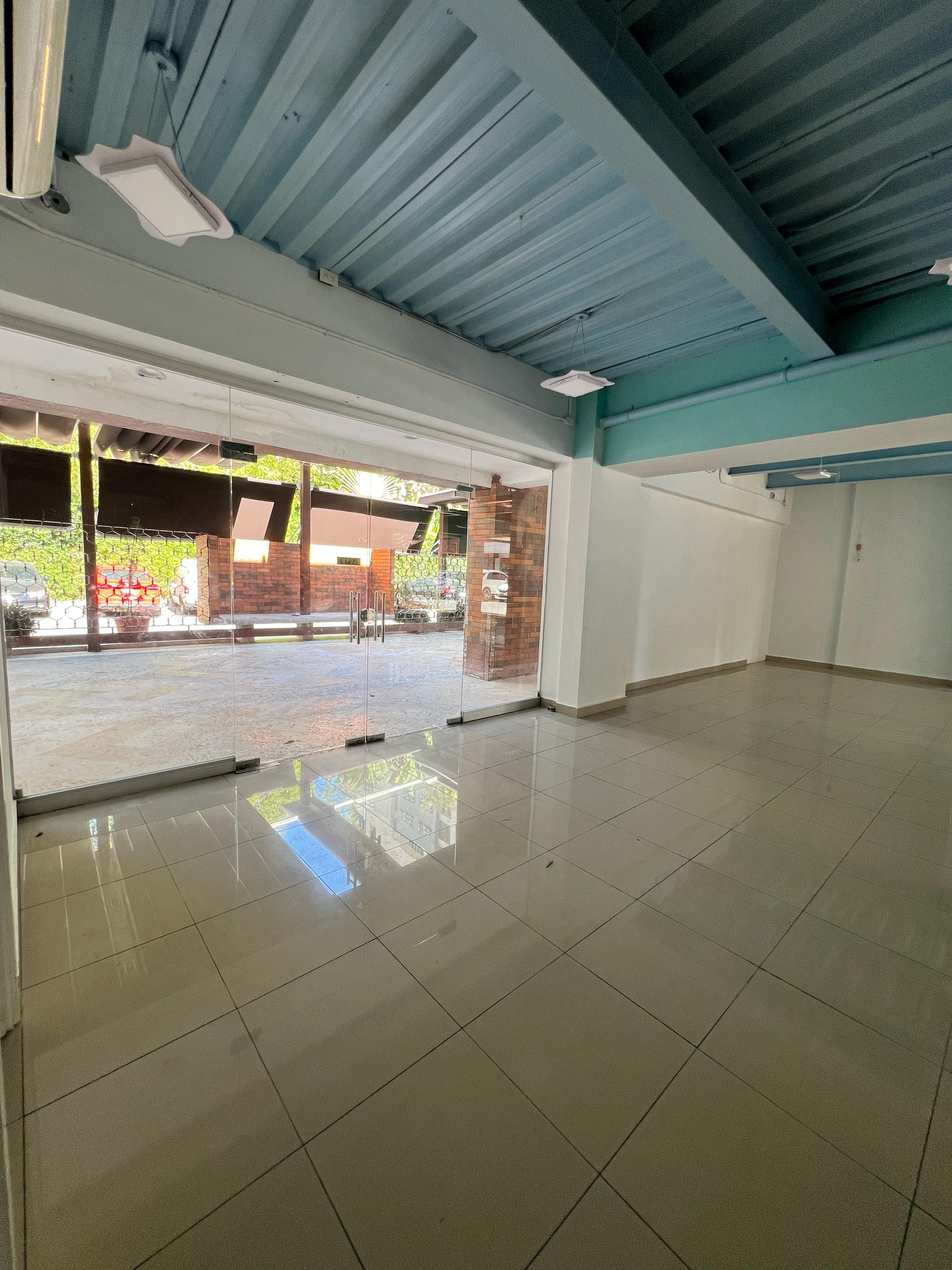 Local para Restaurante con Terraza privada en Alquiler en Ensanche Par Foto 7268695-3.jpg