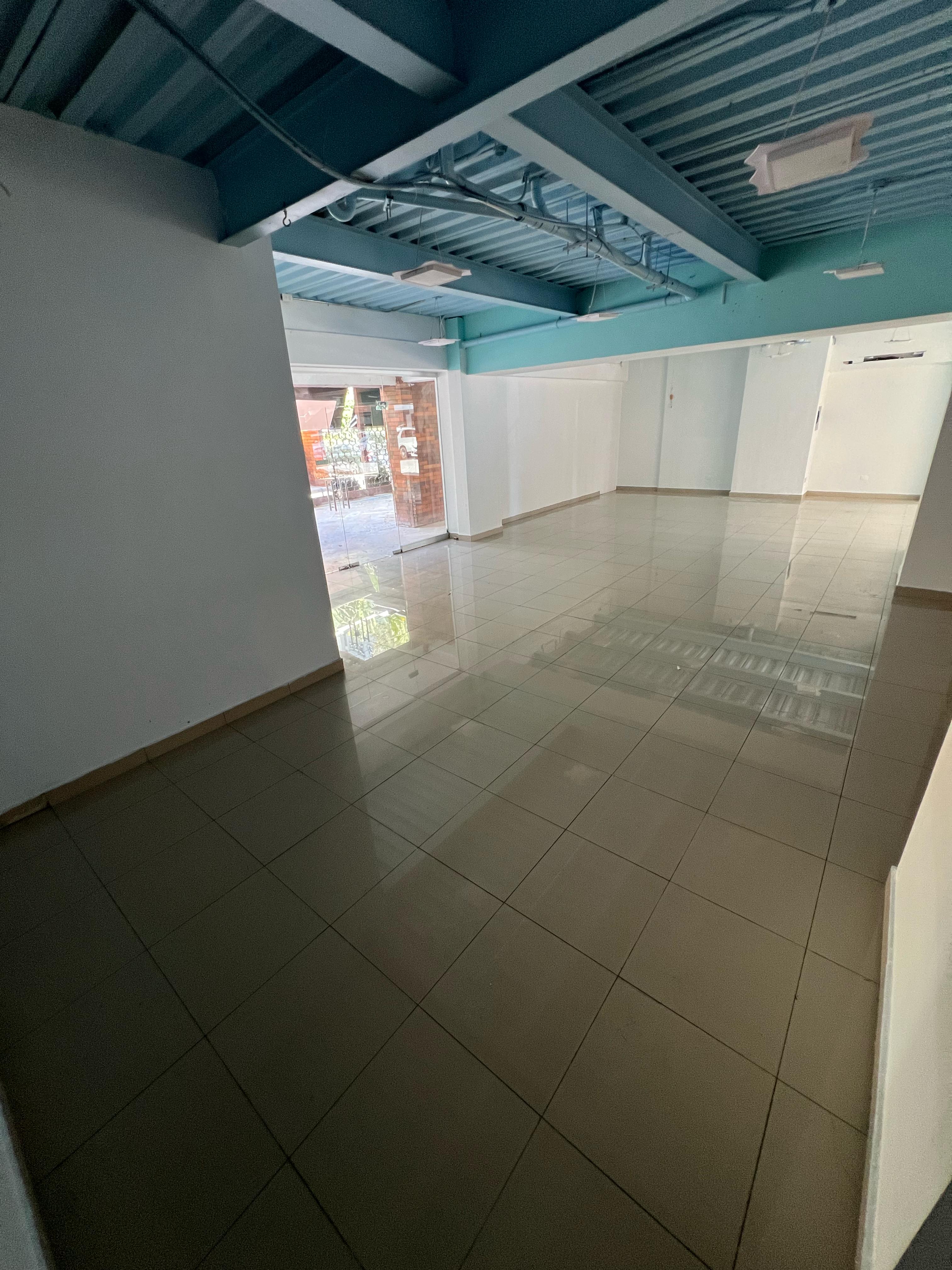Local para Restaurante con Terraza privada en Alquiler en Ensanche Par Foto 7268695-4.jpg