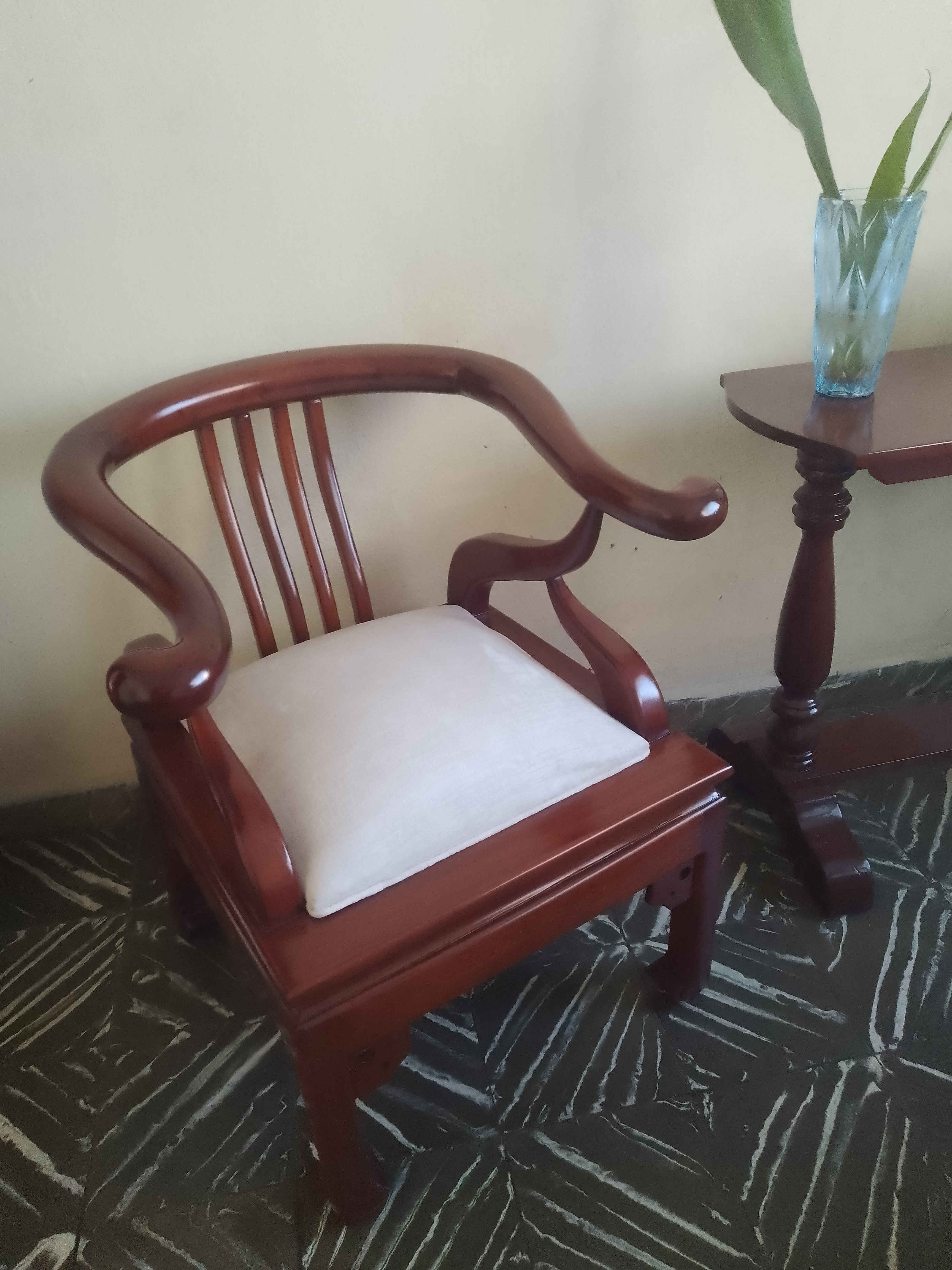 Elegantes Butacas de Caoba para Sala - Elegancia y artístico estilo- Foto 7268796-5.jpg