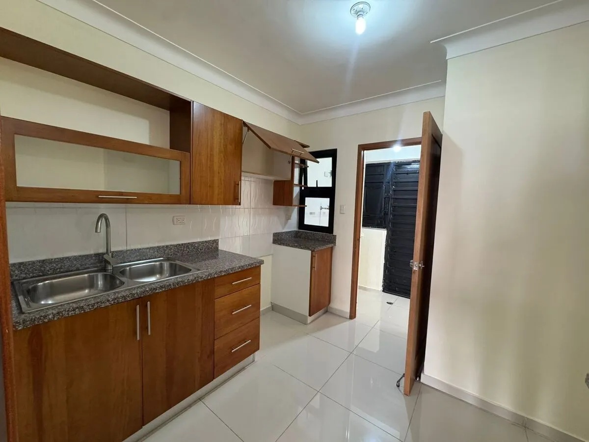 VENTA DE ACOGEDOR APARTAMENTO EN ENS. QUISQUEYA Foto 7268797-6.jpg