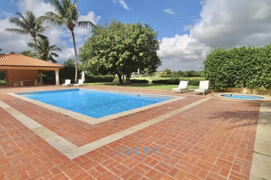 Jochy Real Estate vende villa en Casa de Campo La Romana R.D Foto 7268875-11.jpg
