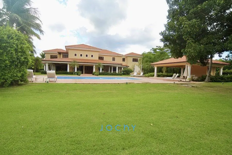 Jochy Real Estate vende villa en Casa de Campo La Romana R.D Foto 7268875-14.jpg