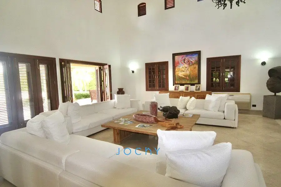 Jochy Real Estate vende villa en Casa de Campo La Romana R.D Foto 7268875-3.jpg