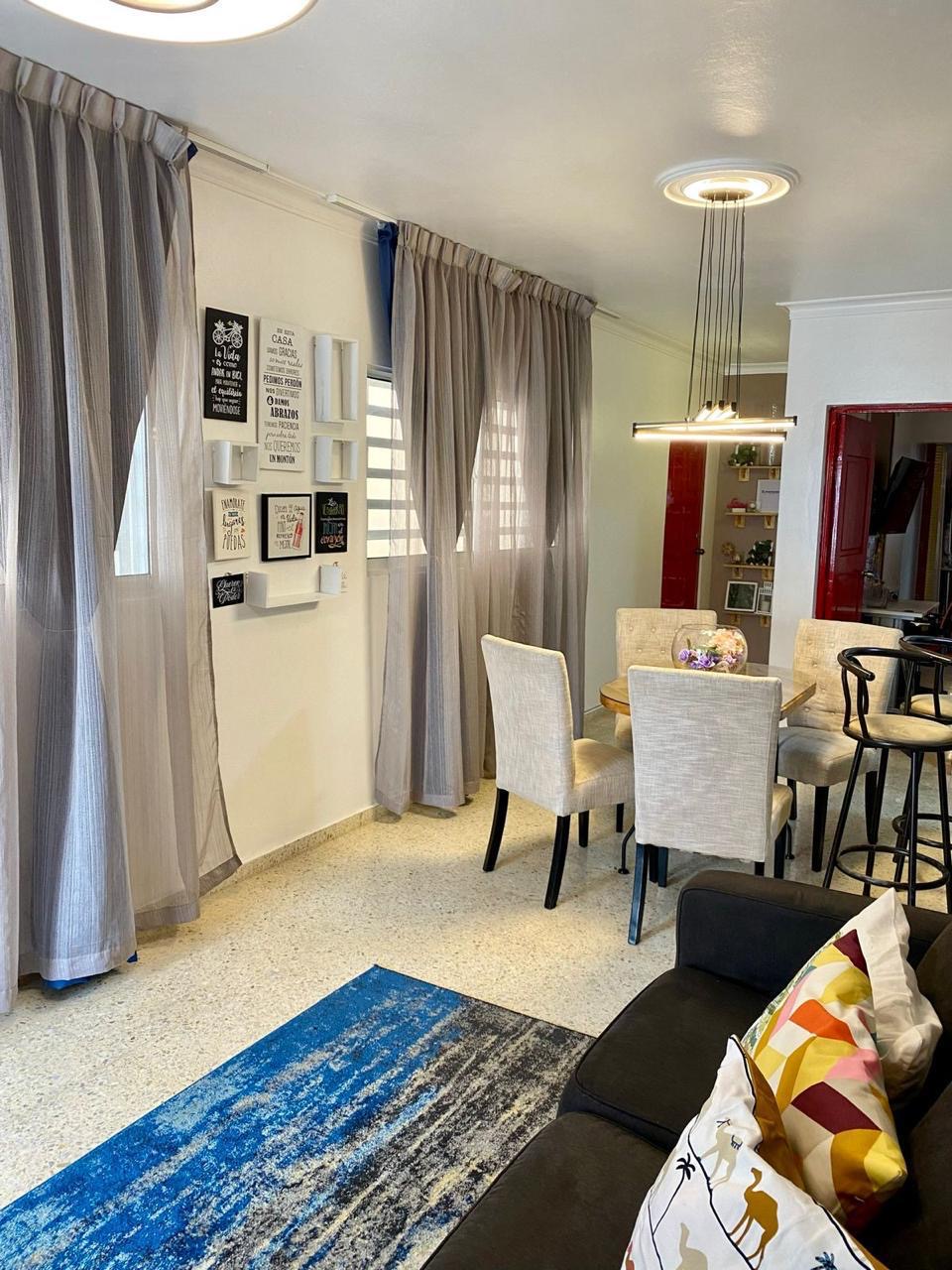 Hermoso Apartamento en Naco Foto 7268935-3.jpg