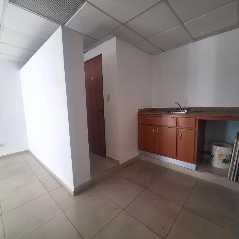 Local comercial en alquiler en Piantini  Foto 7268997-9.jpg