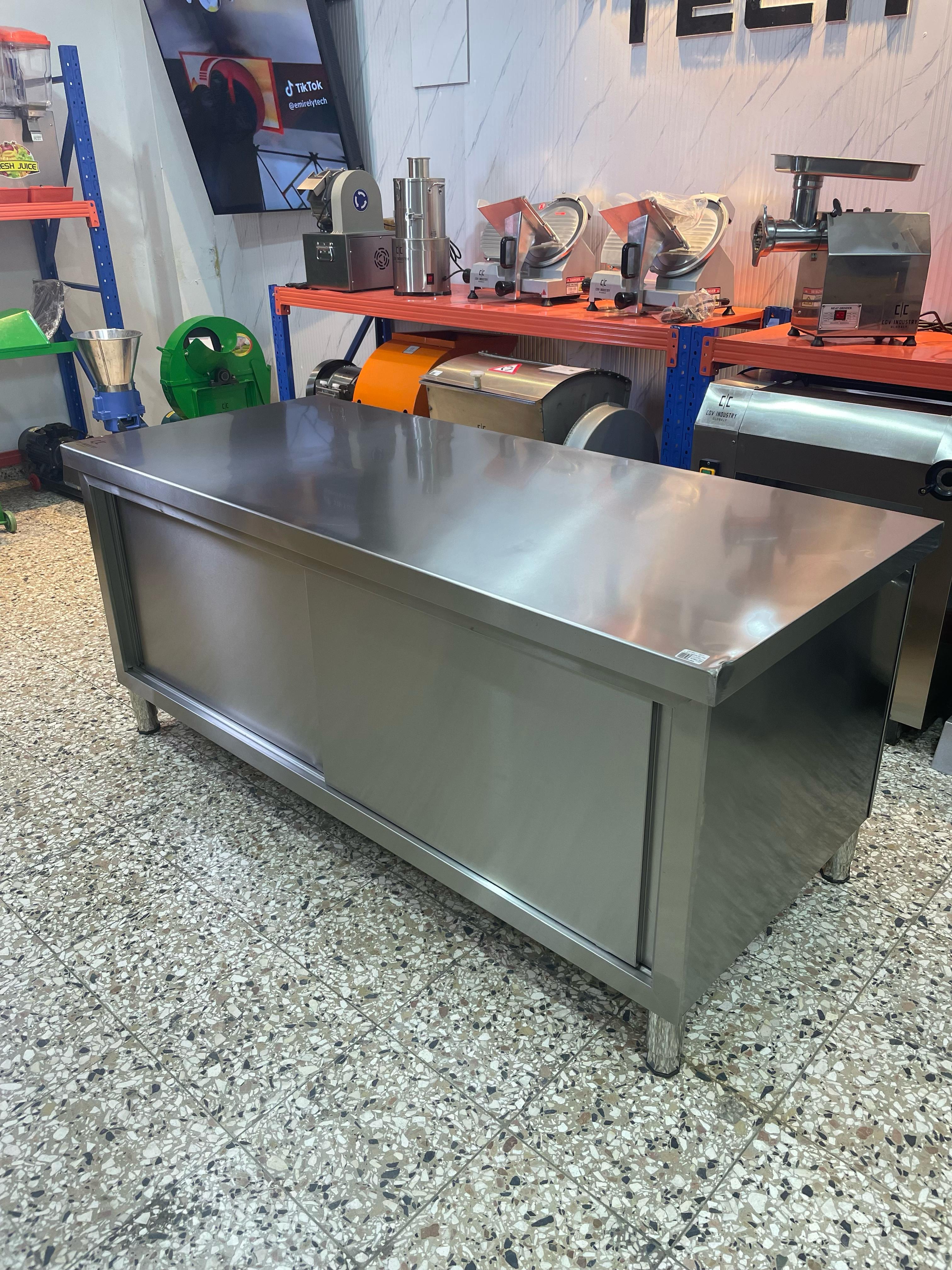 Mesa de trabajo de acero inoxidable tipo gabinete de 2 puertas Foto 7269012-2.jpg