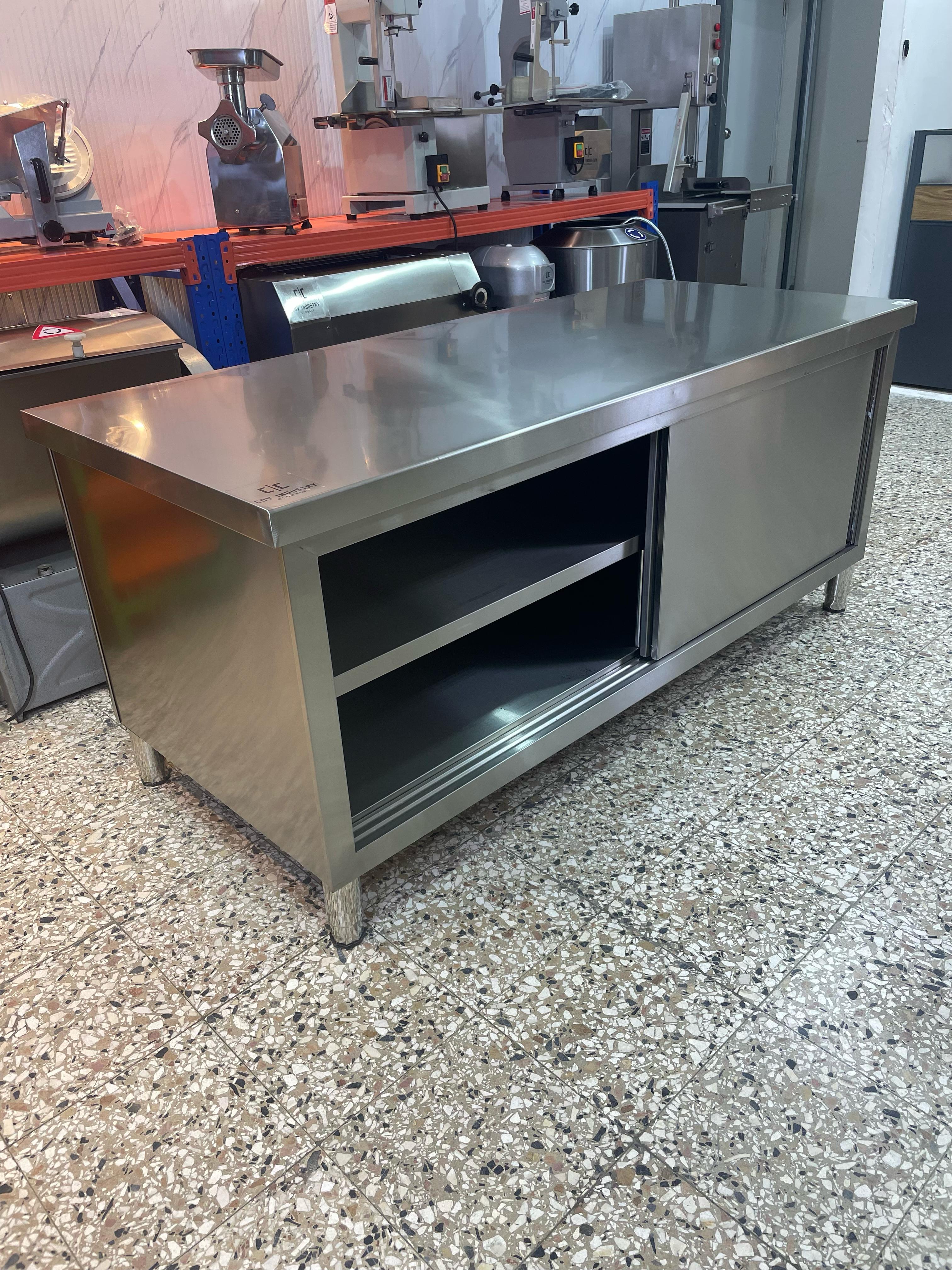 Mesa de trabajo de acero inoxidable tipo gabinete de 2 puertas Foto 7269012-5.jpg