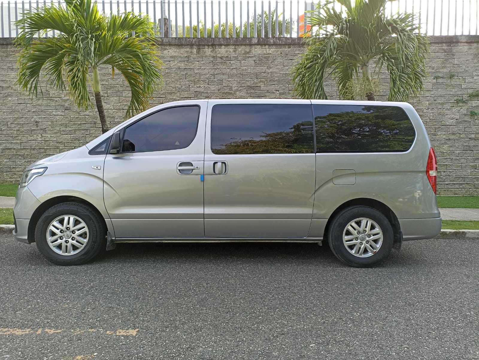HYUNDAI GRAN STAREX 2019 Foto 7269036-3.jpg