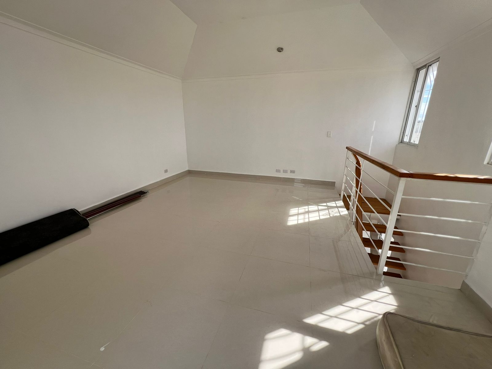 Apartamento en Venta tipo pent-house amueblado en San Isidro de 3 habi Foto 7269042-11.jpg