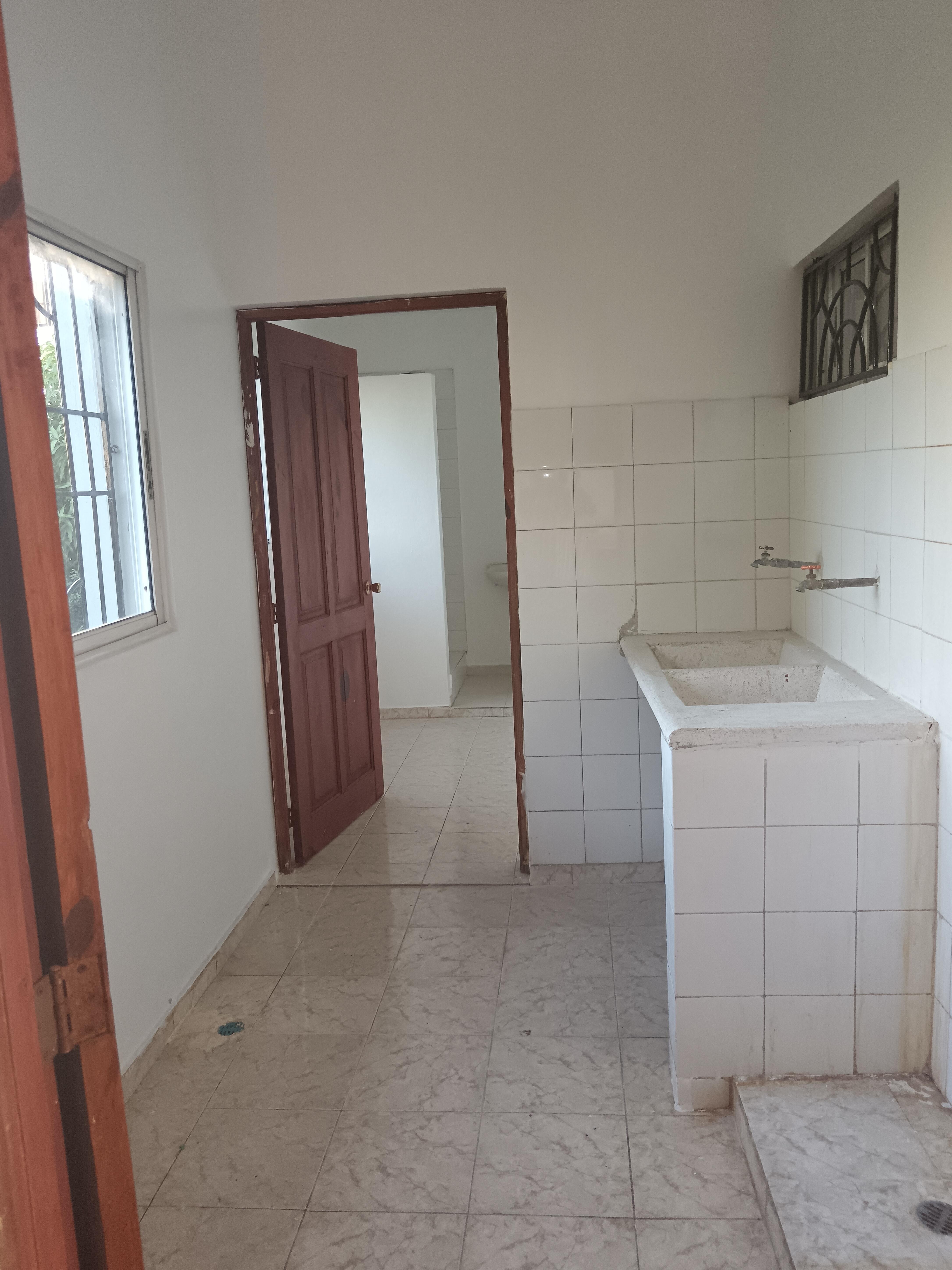 Casa con más 300mt2 en alquiler en Invivienda  Foto 7269080-10.jpg