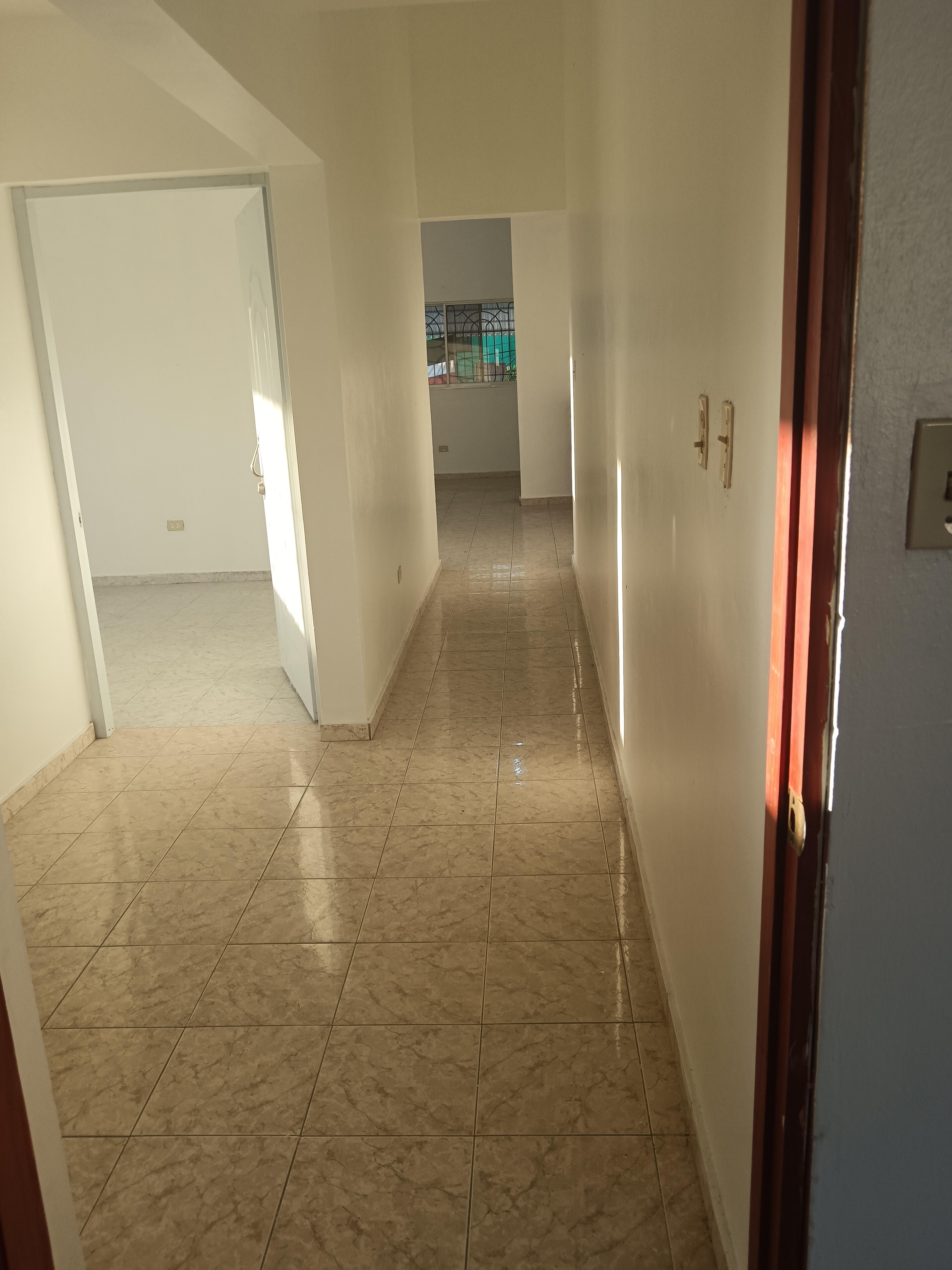 Casa con más 300mt2 en alquiler en Invivienda  Foto 7269080-13.jpg