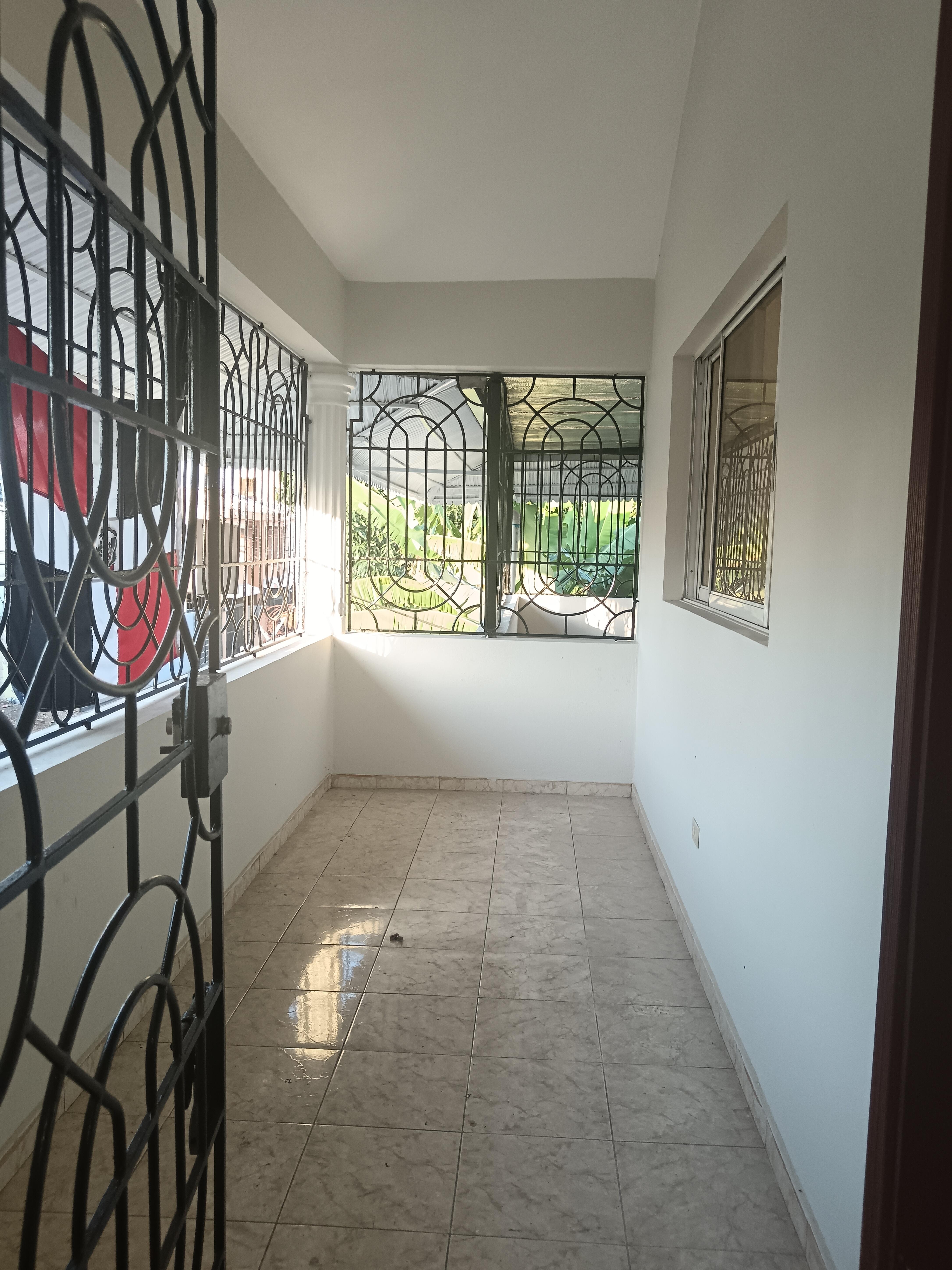 Casa con más 300mt2 en alquiler en Invivienda  Foto 7269080-3.jpg
