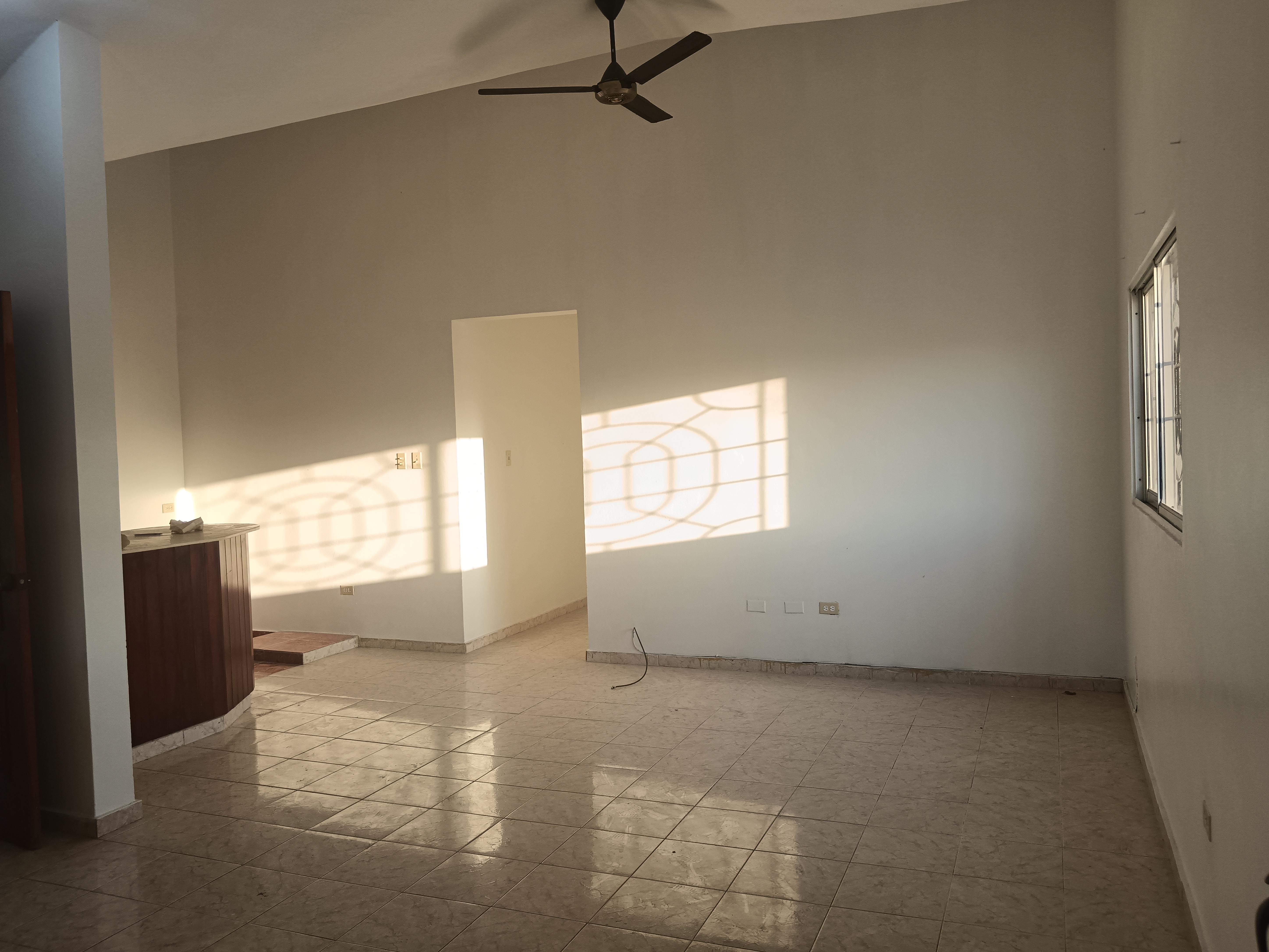 Casa con más 300mt2 en alquiler en Invivienda  Foto 7269080-4.jpg