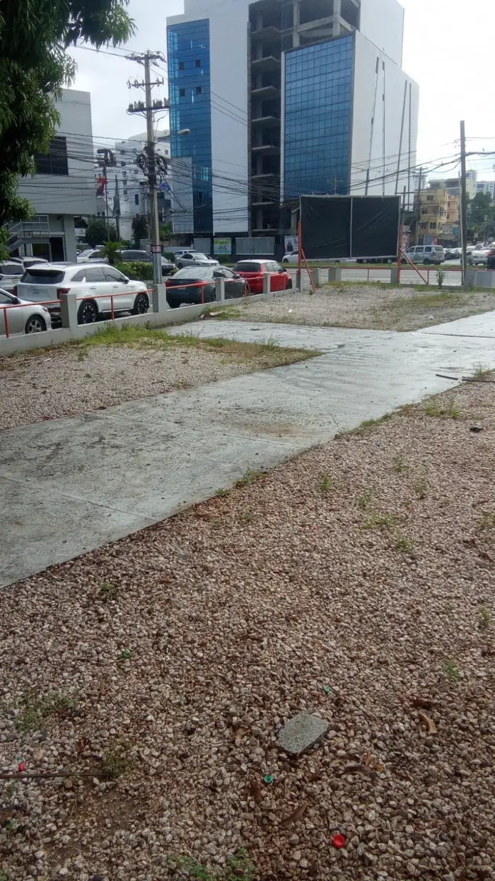 Se alquila terreno en la Av. 27 de febrero  Foto 7269182-3.jpg