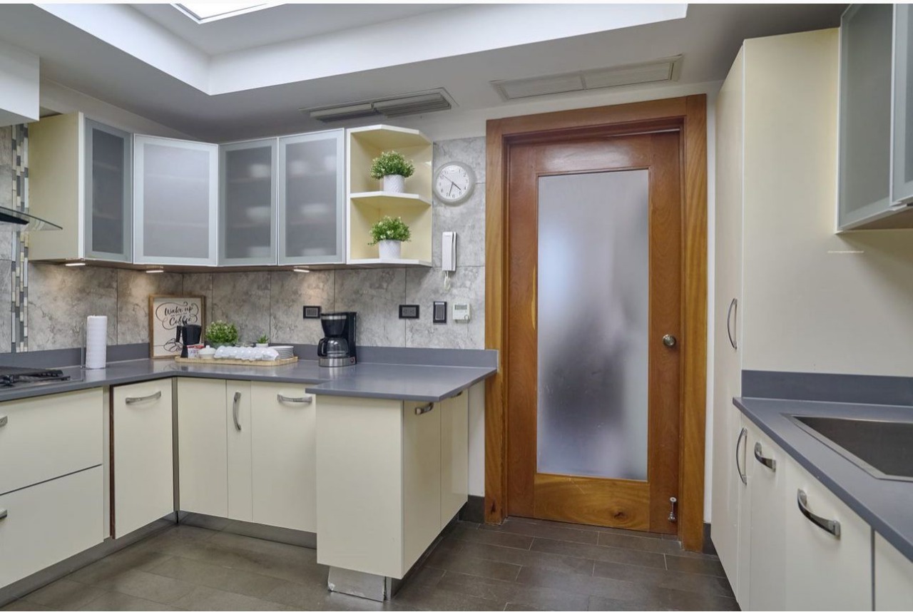 Penthouse en alquiler completamente amueblado en Piantini Foto 7269195-3.jpg