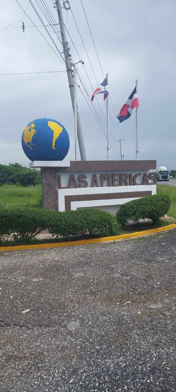 Vendo solar 682 M con titulo casi frente a playa Caribe Foto 7269294-2.jpg