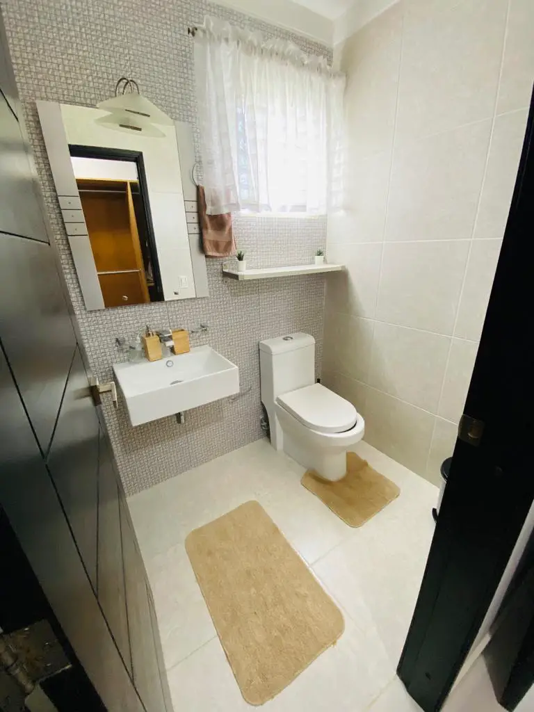 Apartamento en Las Cayenas 4to Piso Foto 7269427-4.jpg