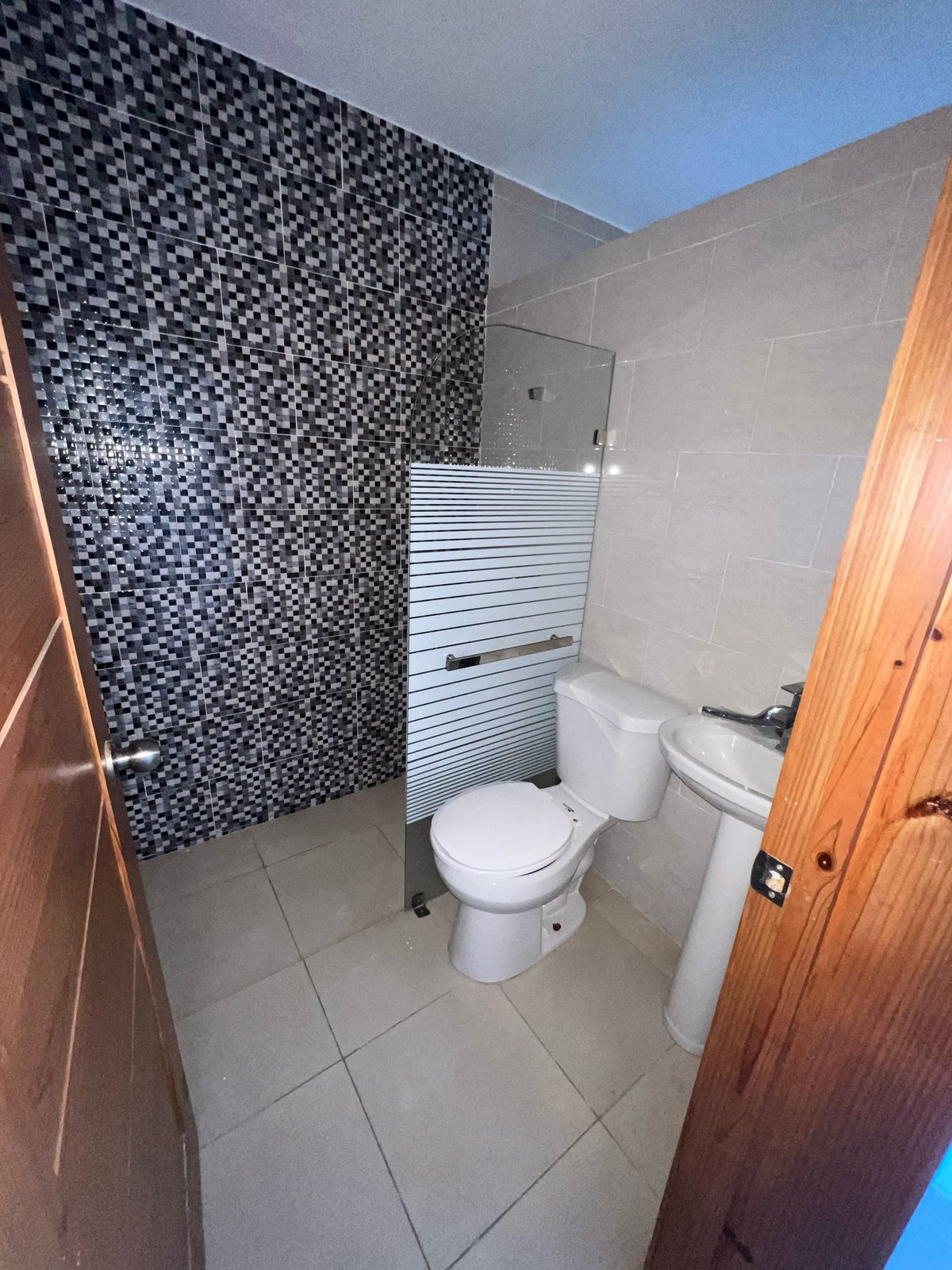 EN VENTA APARTAMENTO CERCANO AL SUPERMERCADO MANOLIN SAN CRISTÓBAL Foto 7269585-3.jpg