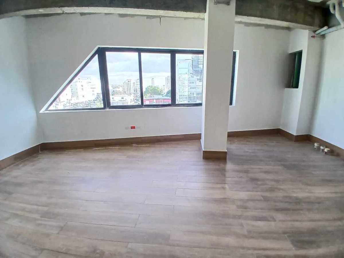 ALQUILER DE LOCAL COMERCIAL EN SECTOR EVARISTO MORALES Foto 7269838-3.jpg