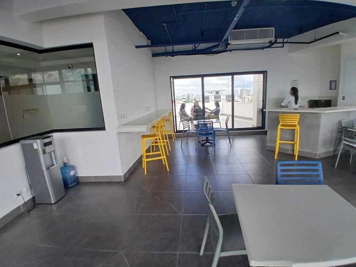 ALQUILER DE LOCAL COMERCIAL EN SECTOR EVARISTO MORALES Foto 7269838-8.jpg