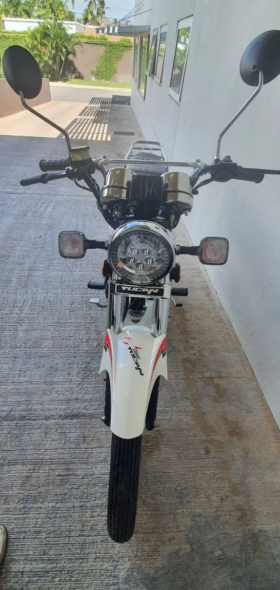 Super Tucan Modelo CG125 Color Blanco Condicion Nuevo sin uso. Foto 7269951-4.jpg
