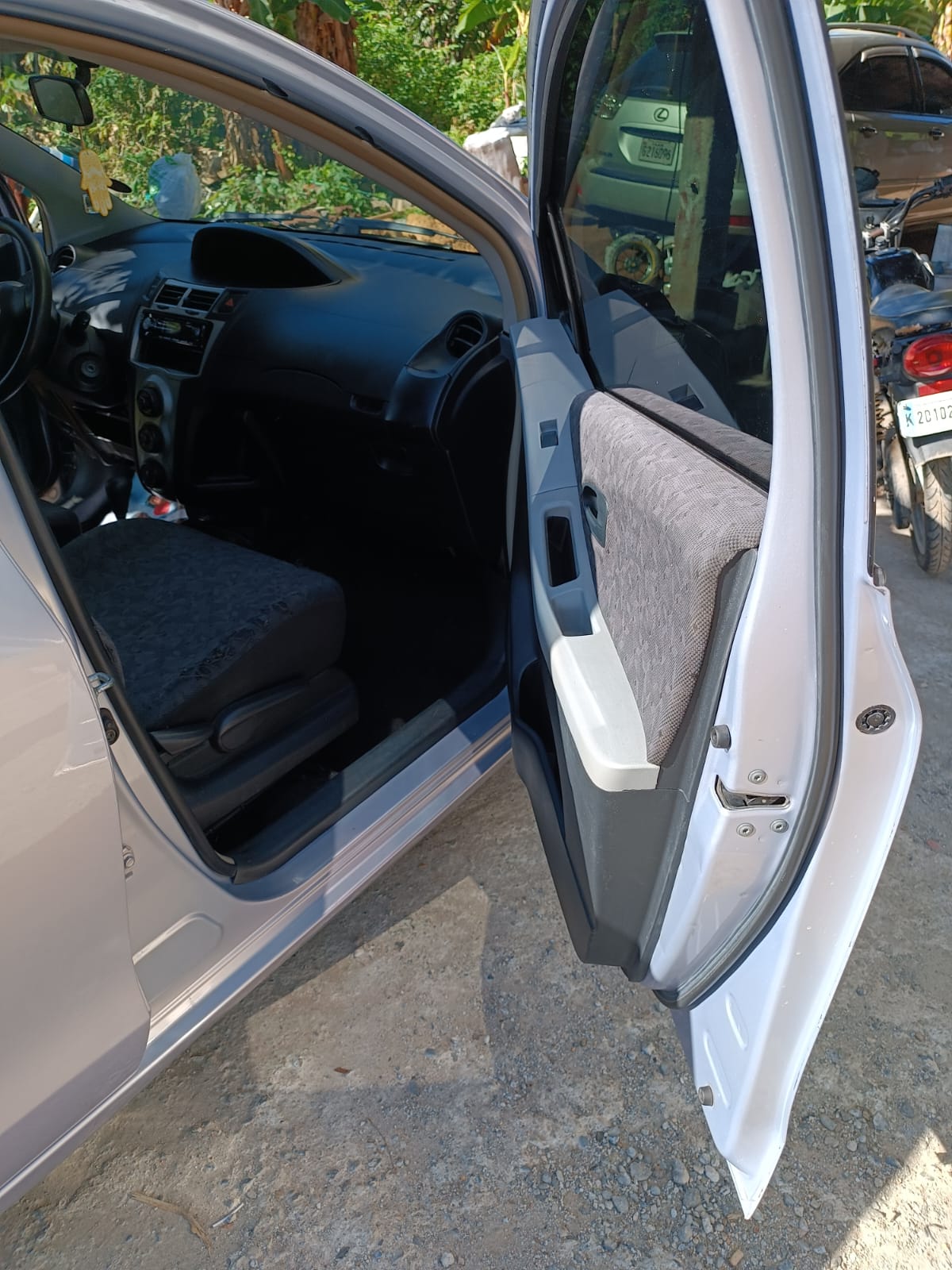 Toyota vitz 2011 impecable Foto 7270013-7.jpg